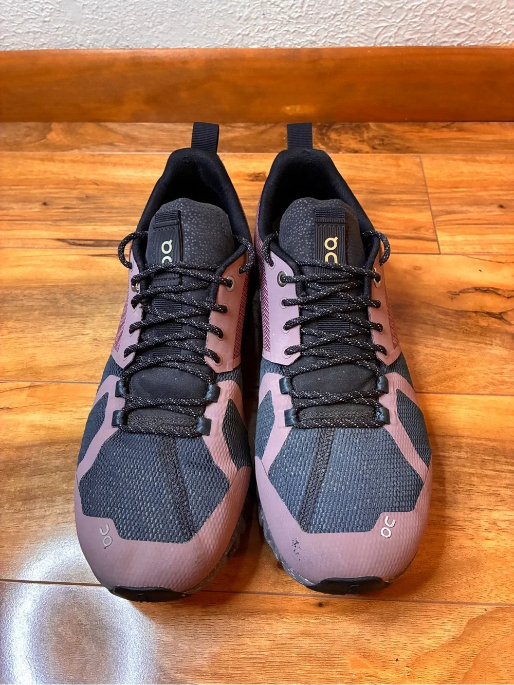 On Cloud Men’s Edge Moonlight Athletic Running Sneakers, limited edition- size 8